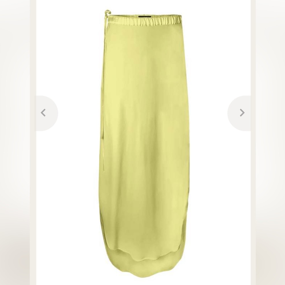 KES ELONGATED MATTE SCALLOPED SKIRT CHYRANTHRMUM MIDI Size L